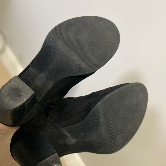 Old navy black ankle booties - Picture 9 of 9